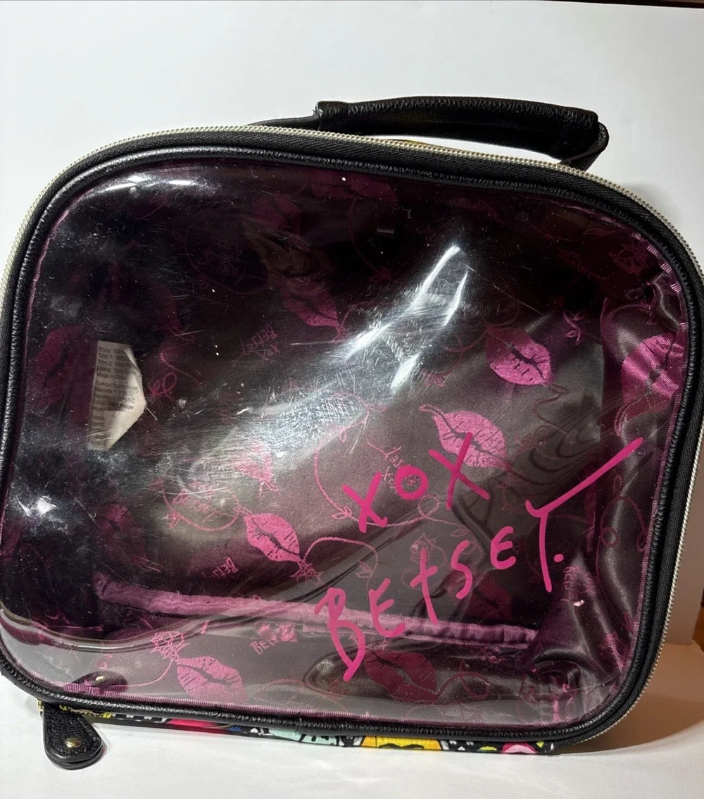 XOX Betsey Cosmetic Zipper Bag